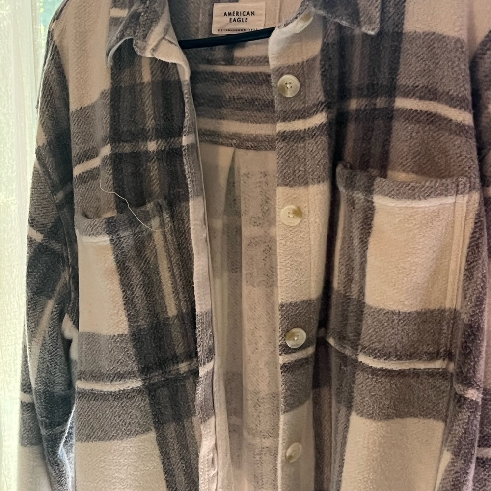 American Eagle Gray shirt